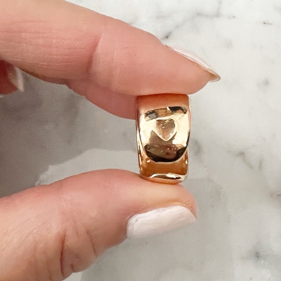 Golden Ear Cuff w Heart Cut Out - Picture 4 of 7